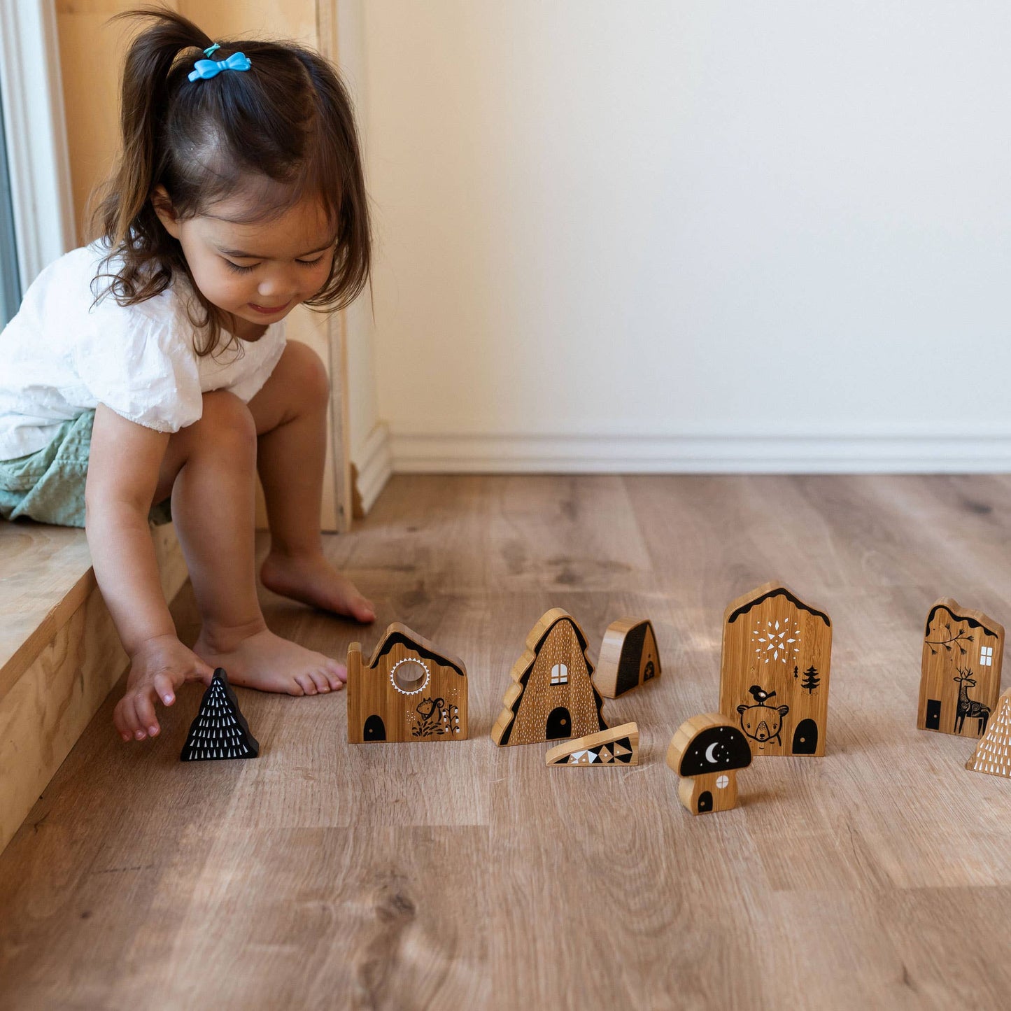 Woodland Village 12-piece illustrated block set