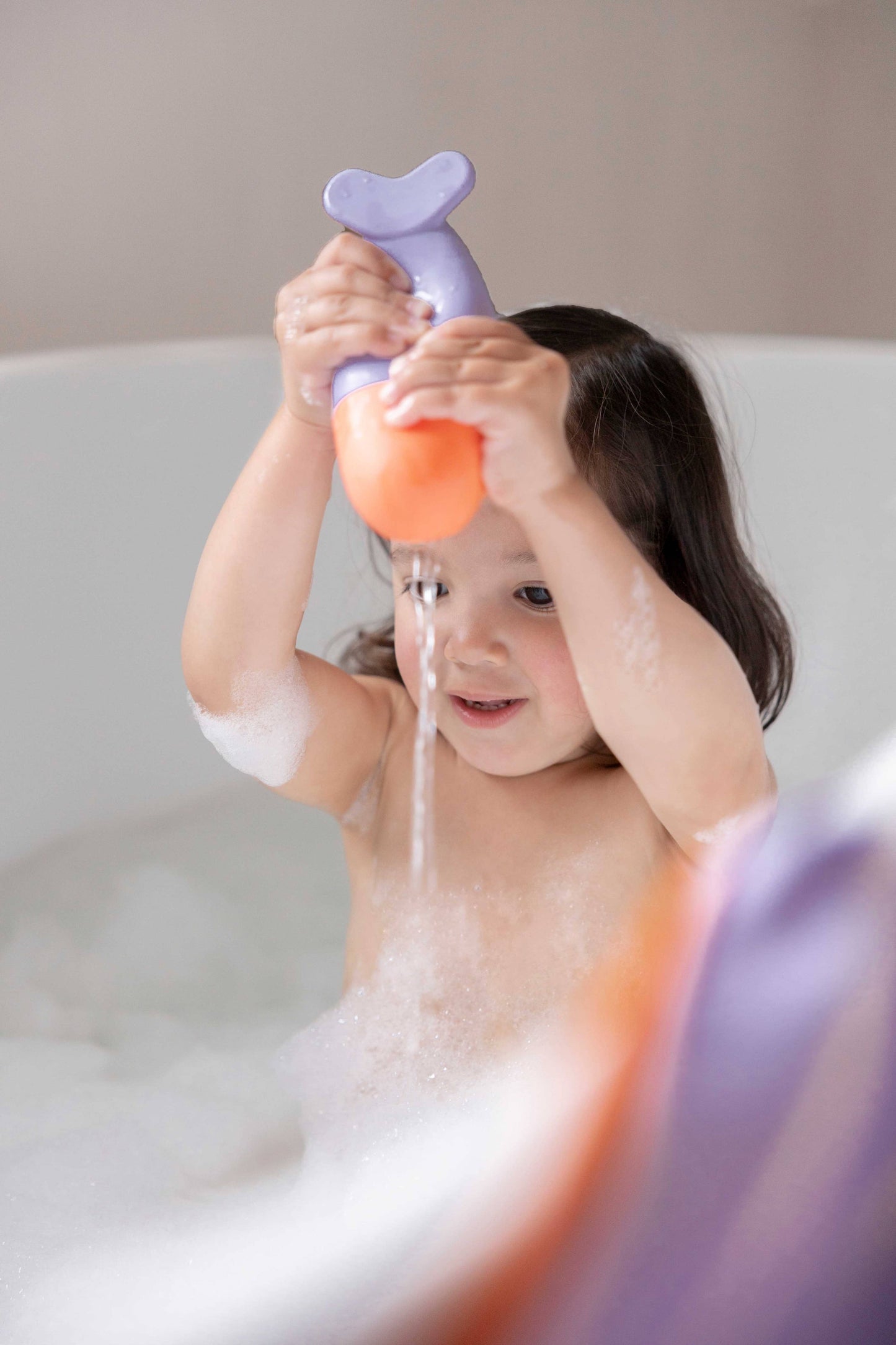 Quut Squeezi - Squish, squash bath time fun made easy!