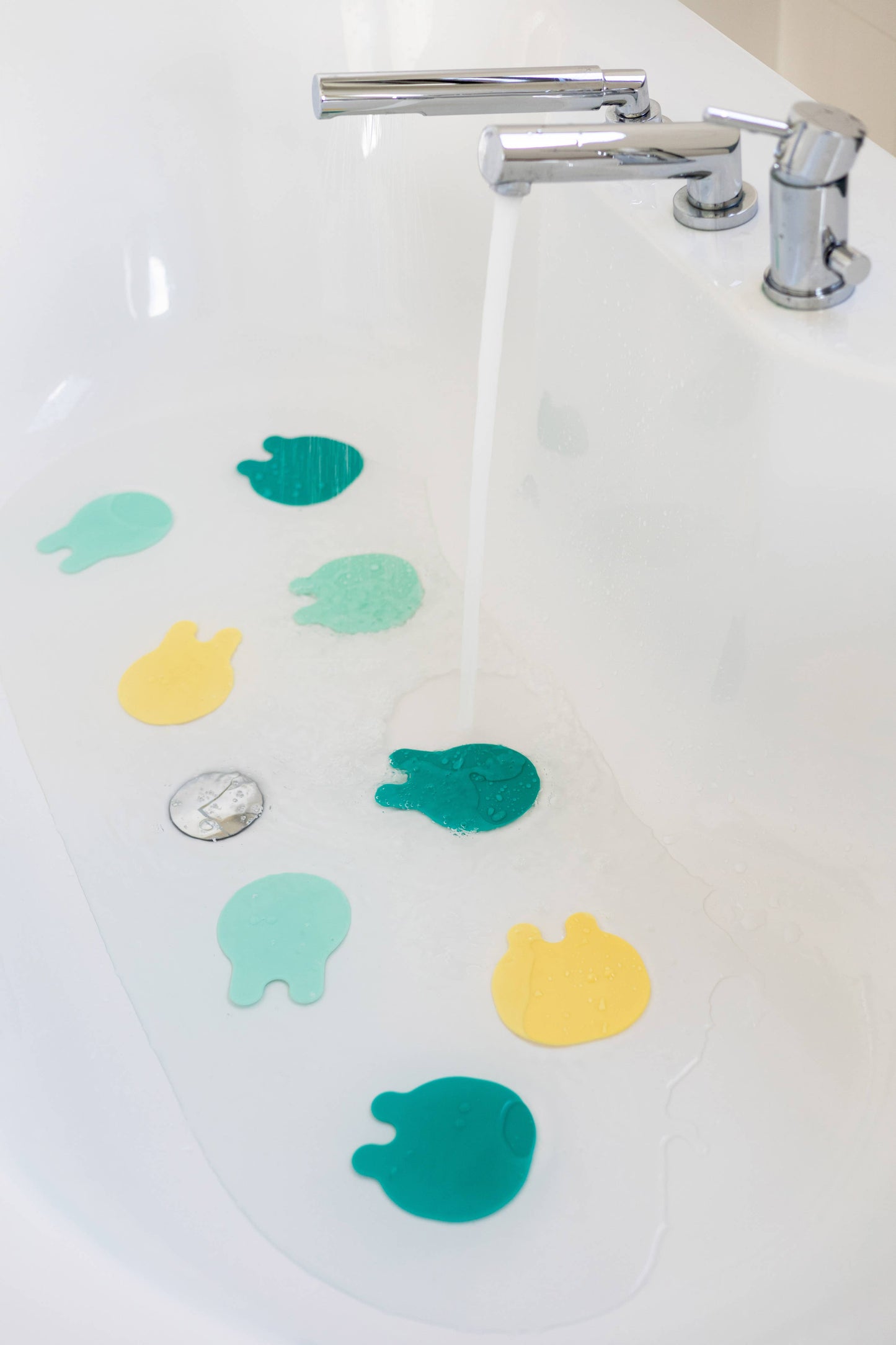 Quut Grippi - Playful sensory bathmats