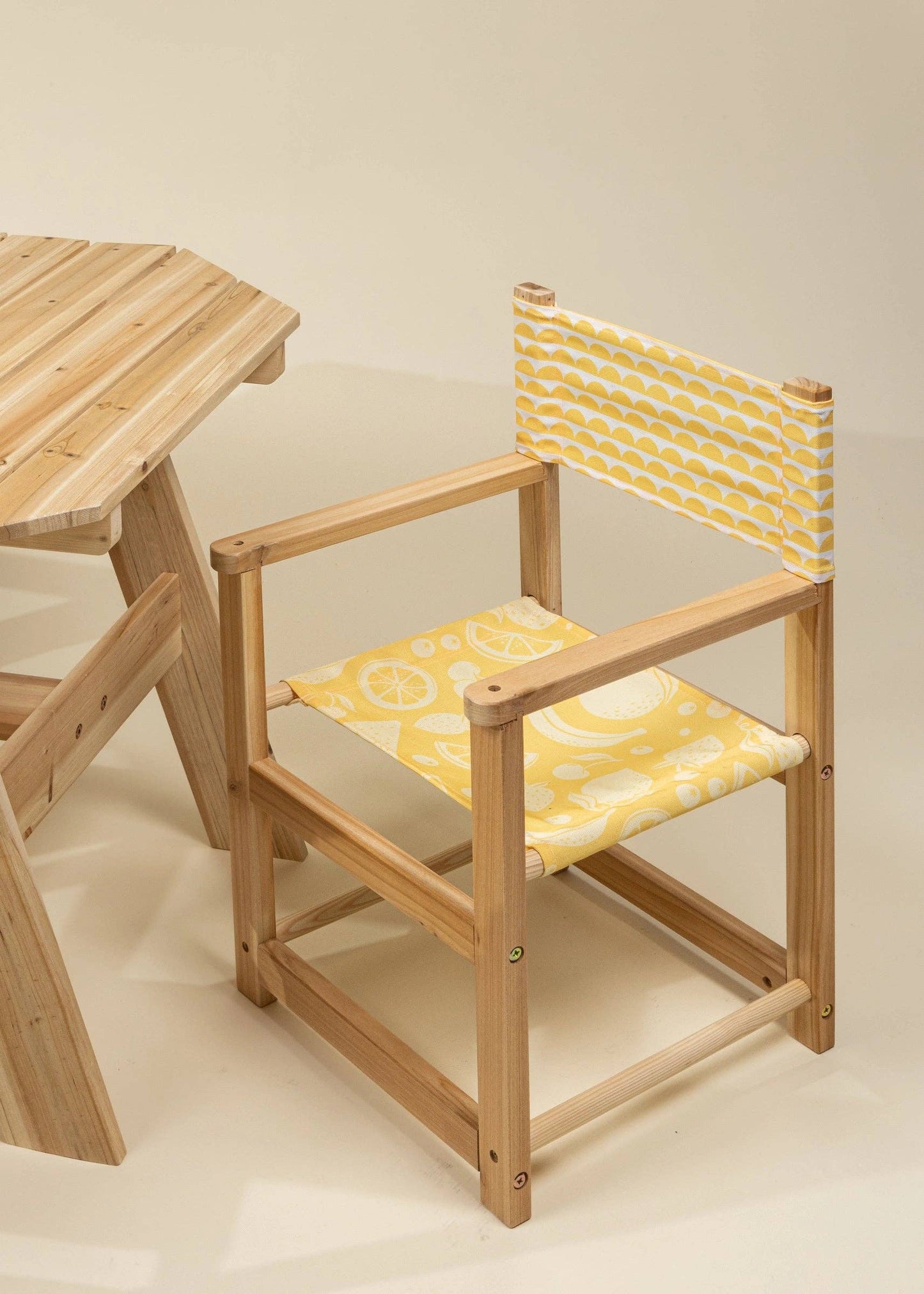 Kids’ Patio Set 4 Chairs and Parasol–Summer Fruits