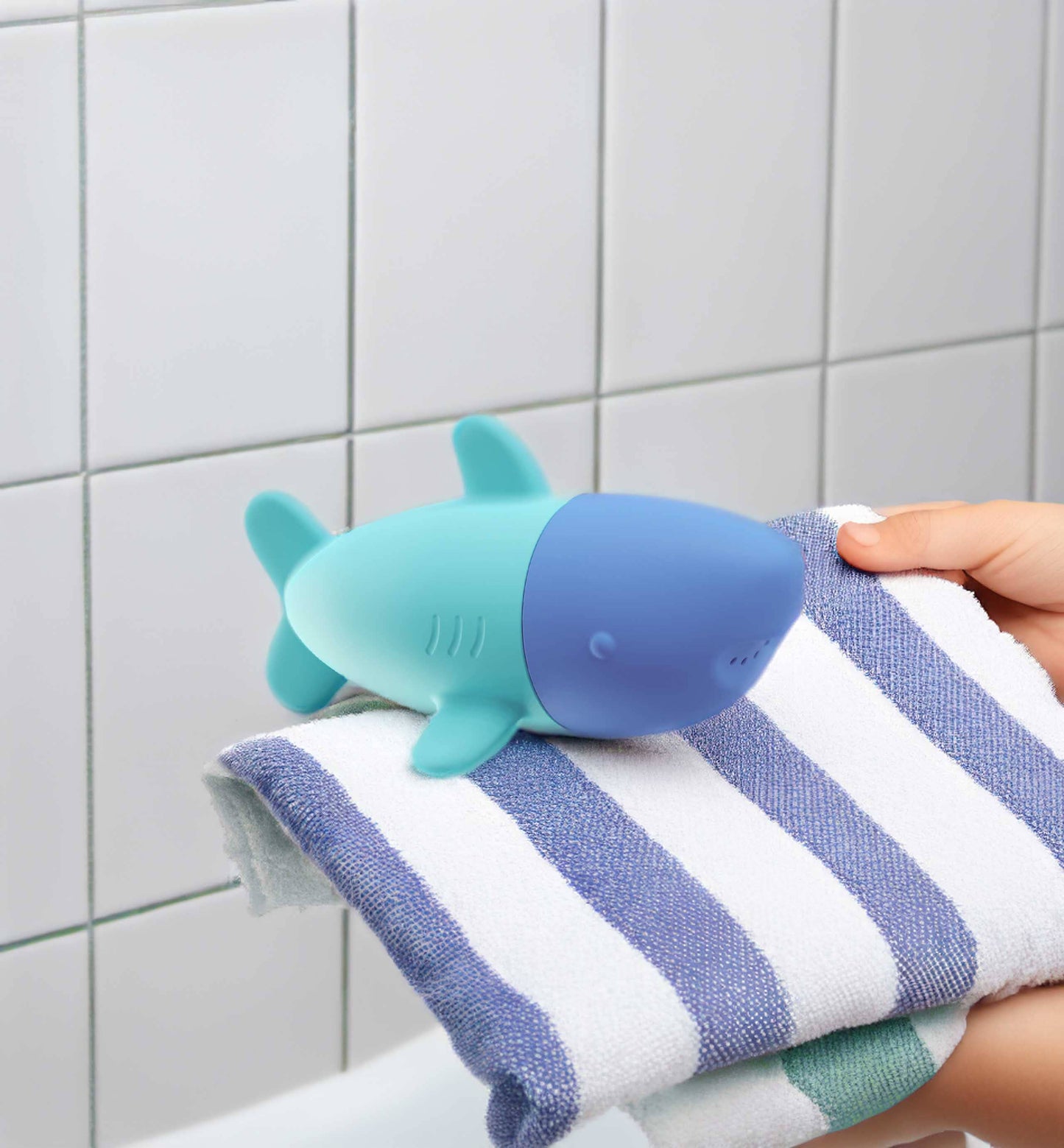 Quut Squeezi - Squish, squash bath time fun made easy!