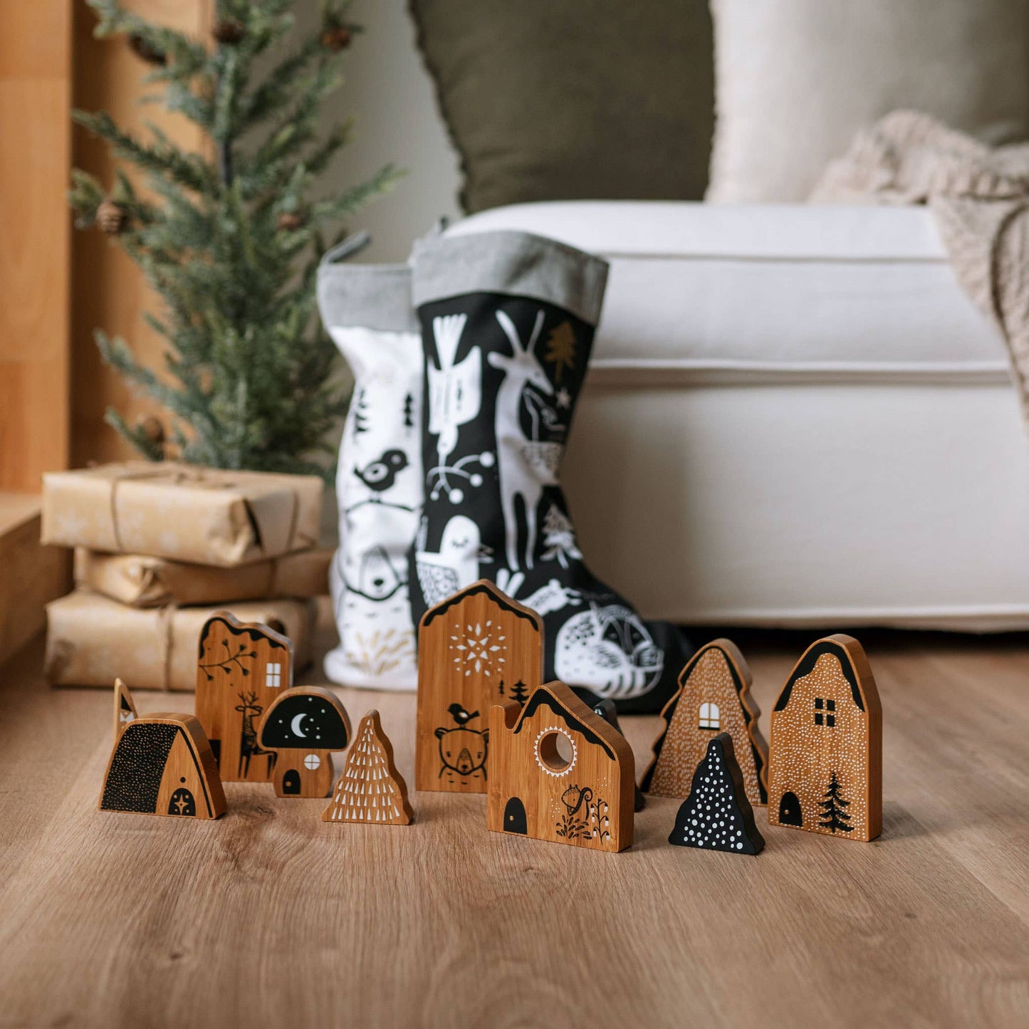 Woodland Village 12-piece illustrated block set