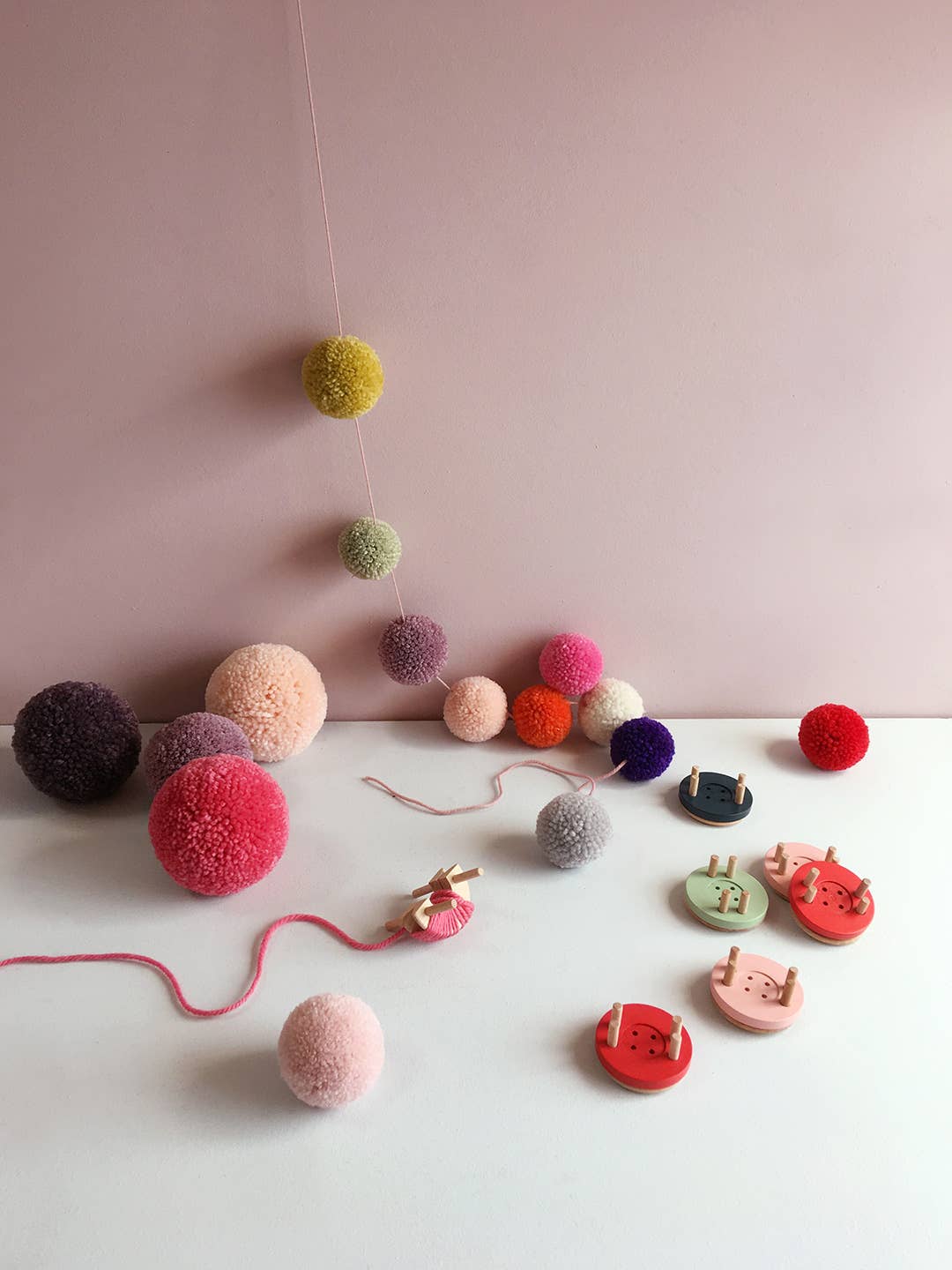 Pom Maker - Button Pom Maker – Baby Pink (Extra Small)