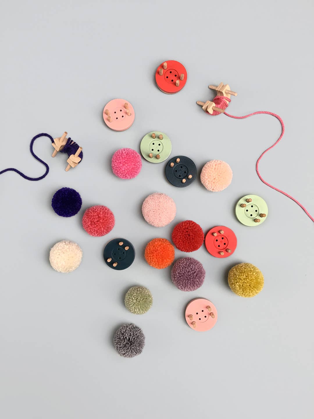 Pom Maker - Button Pom Maker – Baby Pink (Extra Small)
