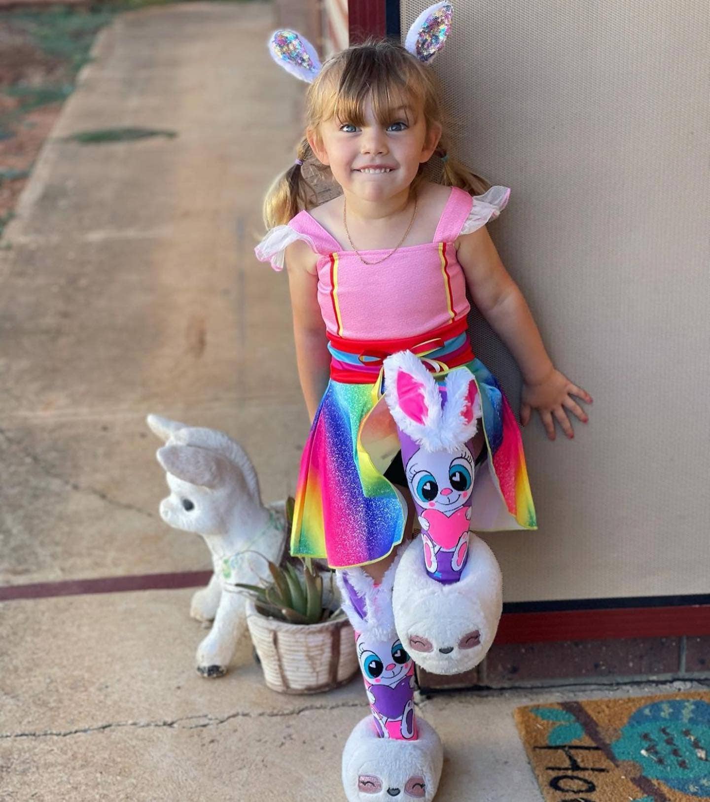 MADMIA FUNNY BUNNY SOCKS: Kids & Adults Age 6 - 9