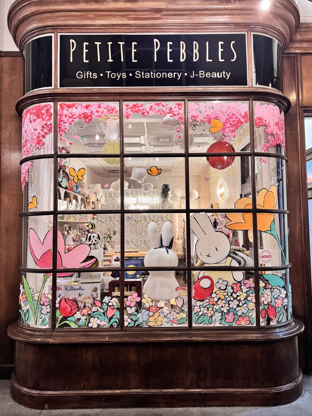 Petite Pebbles storefront